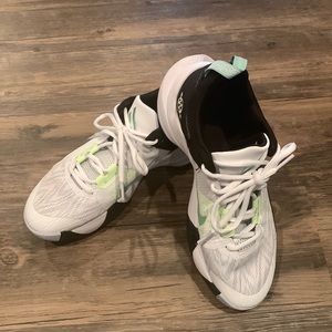 Nike Giannis Immortality 2 Basketball shoes-NEW!